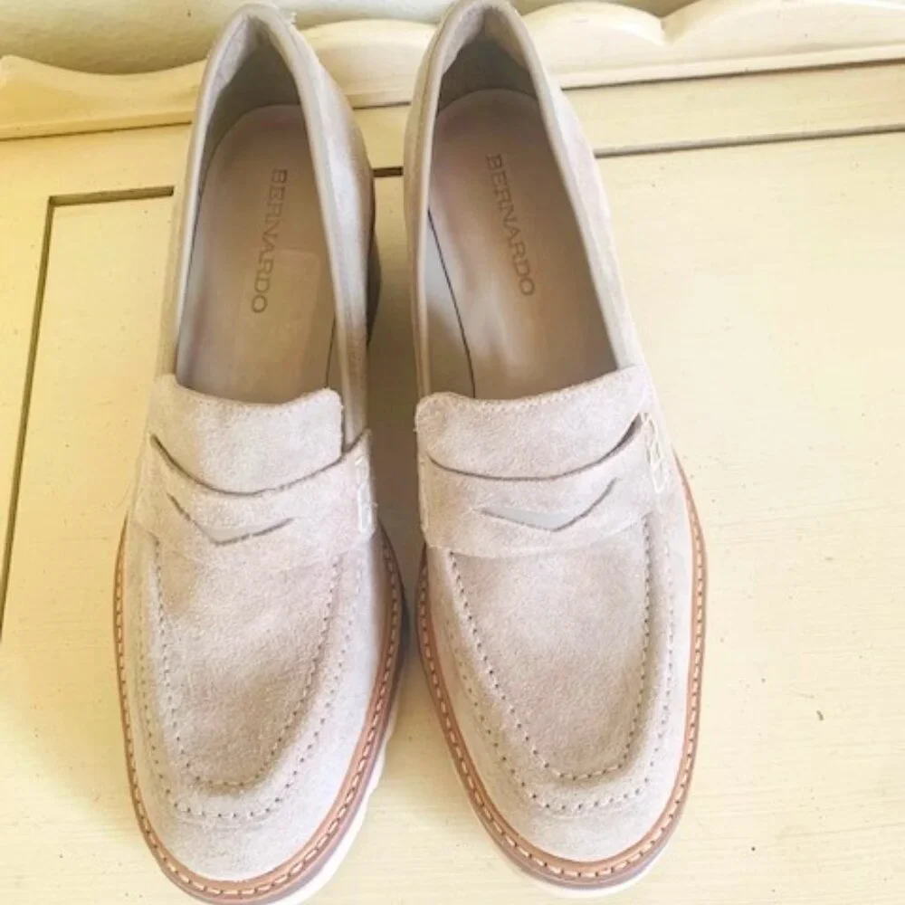 Bernardo Heels | Bernardo SA42J Selma Suede Leather Beige Stacked Block 1.75” He - Picture 1 of 9